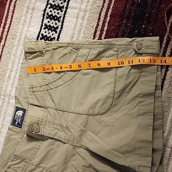 🔴 🔚🔜 SALE VTG The North Face Khaki Tech Canvas Shorts. - Picture 7 of 9